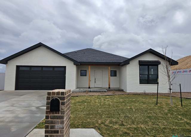 Property at 309 Primrose Pt, Clovis, NM 88101, 3 beds, 2 baths