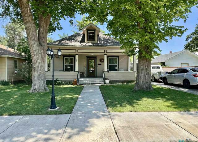 Property at 207 S Kentucky Ave, Roswell, NM 88203, 3 beds, 2.5 baths