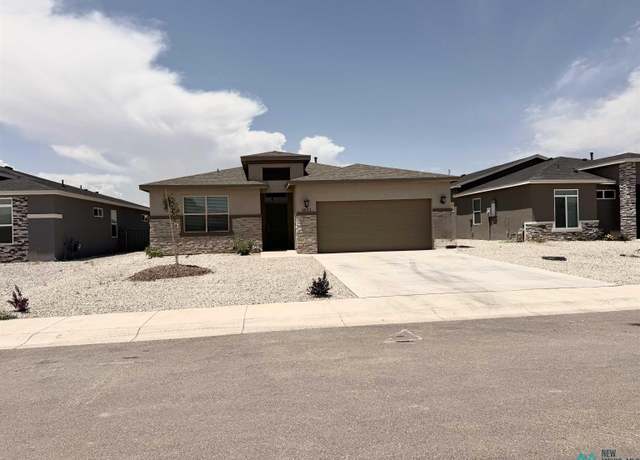 Property at 3811 Honeysuckle St, Carlsbad, NM 88220, 3 beds, 2.5 baths