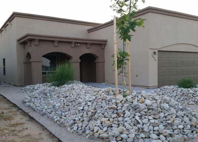 Property at 1629 Bradley St, Hobbs, NM 88240, 4 beds, 3 baths