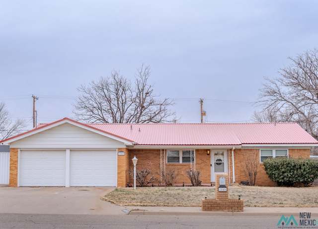 Property at 1040 York Dr, Clovis, NM 88101, 3 beds, 2 baths