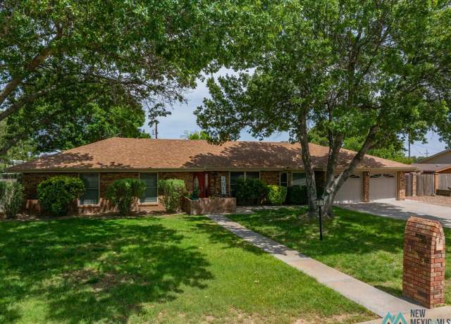 Property at 103 Three Cross Dr, Roswell, NM 88201, 3 beds, 2 baths