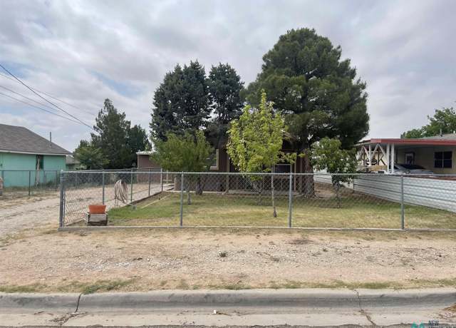 Property at 2603 Florida St, Carlsbad, NM 88220, 2 beds, 1 bath