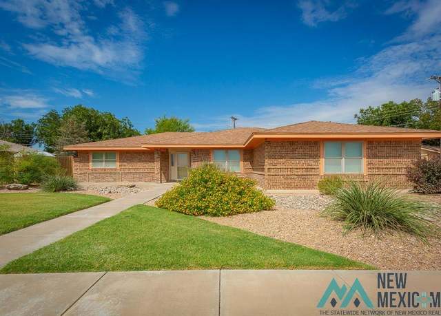 Property at 904 Moore Dr, Roswell, NM 88201, 3 beds, 2 baths