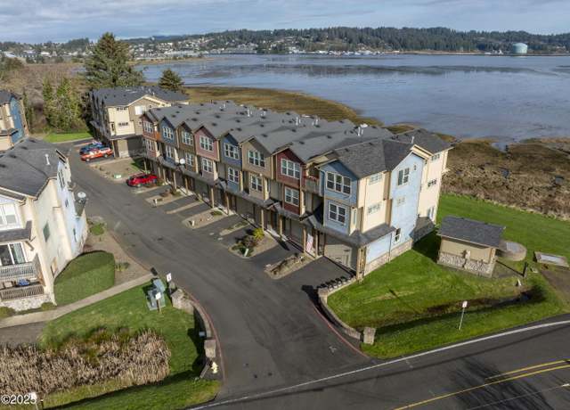 Property at 475 SE 35th St Unit A-1, Newport, OR 97365, 3 beds, 2.5 baths