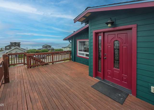 Property at 739 NW 2nd Ct, Newport, OR 97365, 2 beds, 2.5 baths