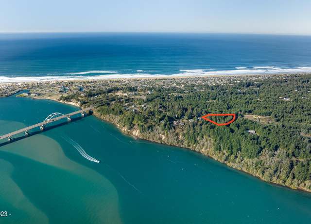 Property at 715-725 NW Highland Cir, Waldport, OR 97394