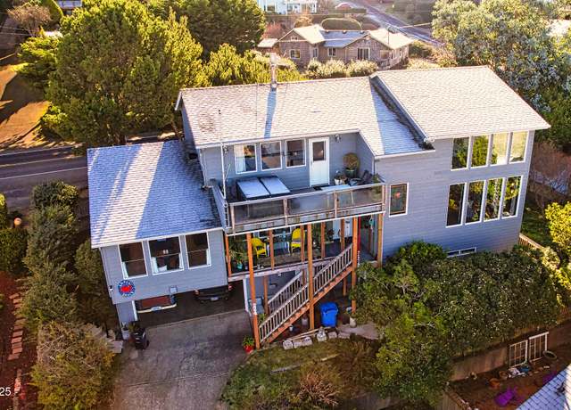 Property at 224 SHELL St, Yachats, OR 97498, 4 beds, 4.75 baths