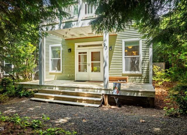 Property at 93 Oceanview St, Depoe Bay, OR 97341, 3 beds, 2 baths