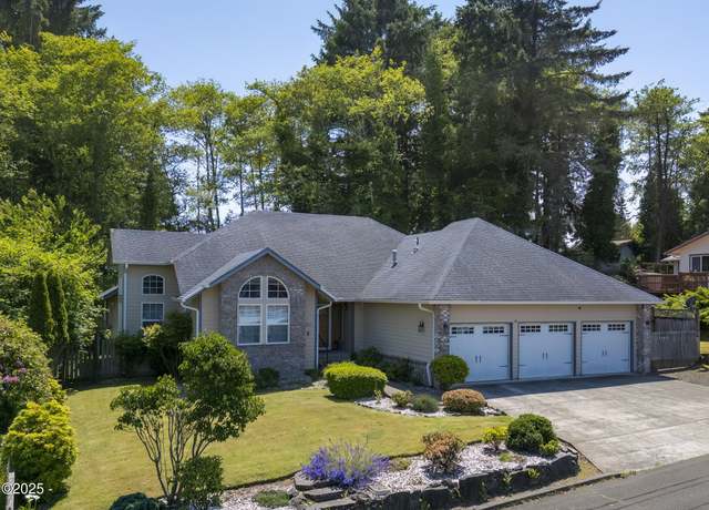 Property at 3200 NE 30th Dr, Lincoln City, OR 97365, 2 beds, 2 baths