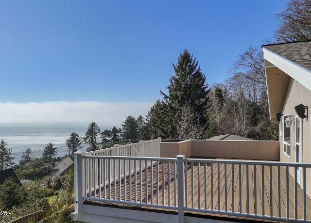 Property at 341 Spruce Ave, Yachats, OR 97498, 4 beds, 3 baths