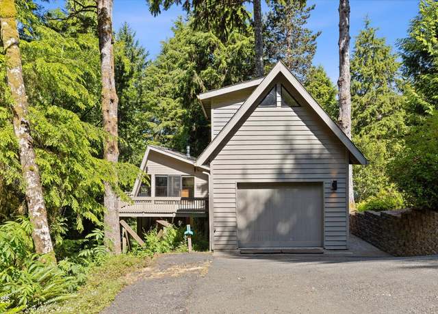 Property at 563 Fairway Dr, Gleneden Beach, OR 97388, 4 beds, 2.5 baths