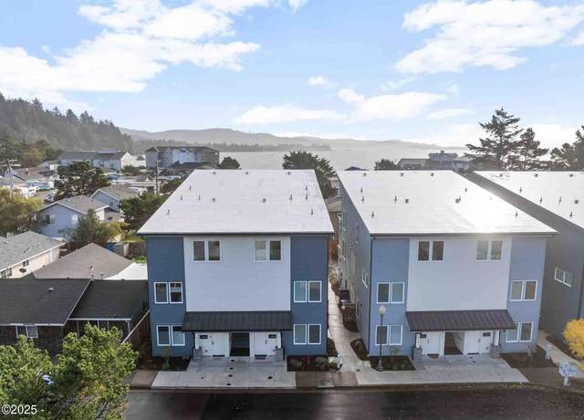 Property at 920 SW 48th St Unit 3, Lincoln City, OR 97367, 2 beds, 2 baths
