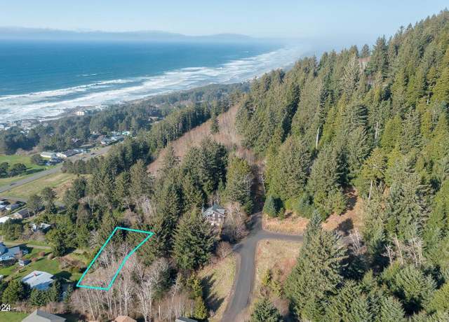 Property at 208 Chief Albert Dr, Yachats, OR 97498