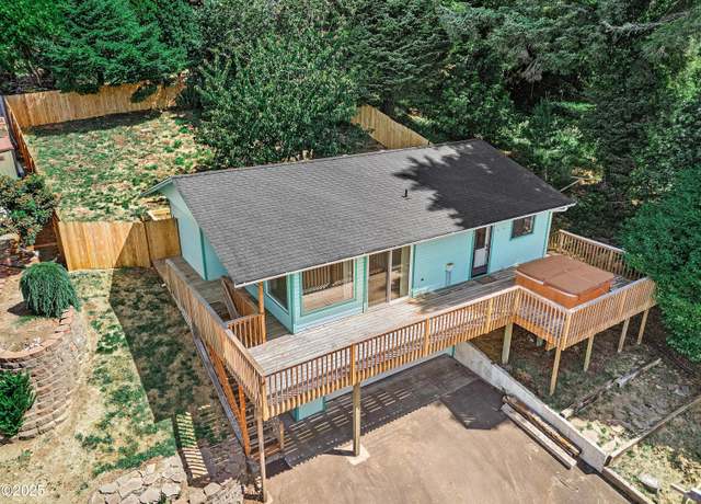 Property at 2209 NE 35th St, Lincoln City, OR 97367, 3 beds, 2 baths