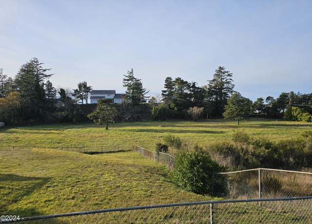Property at 233 SW 27th St, Newport, OR 97365