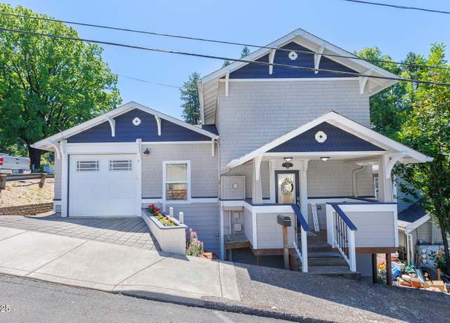Property at 193 E Graham St, Toledo, OR 97391, 3 beds, 2.5 baths
