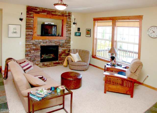 Property at 2064 NW 33rd St, Lincoln City, OR 97367, 2 beds, 1 bath