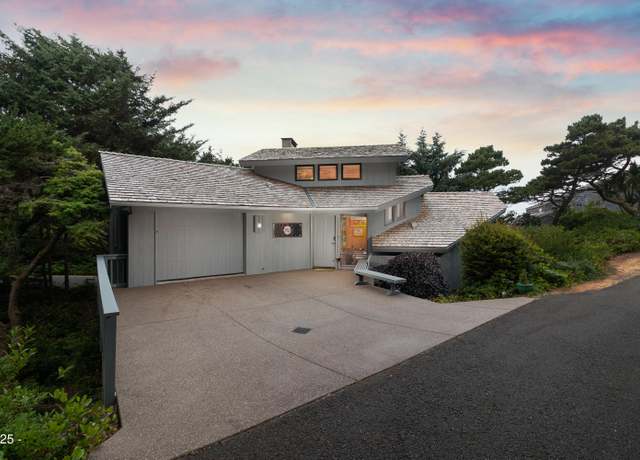 Property at 23 Blue Heron Ln, Gleneden Beach, OR 97388, 3 beds, 2.5 baths