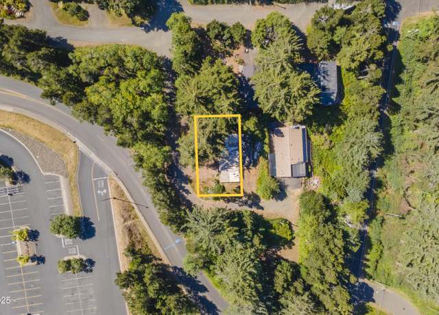 Property at 303 SW 26th St, Newport, OR 97365