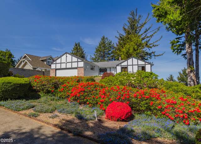 Property at 1080 SW Norwood Dr, Waldport, OR 97394, 4 beds, 3.5 baths