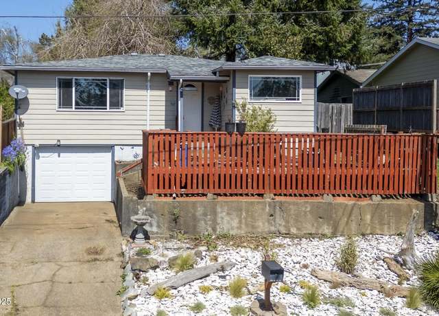 Property at 540 SE 1st St, Toledo, OR 97391, 2 beds, 1 bath