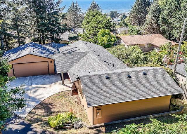 Property at 1076 King St, Yachats, OR 97498, 2 beds, 2 baths