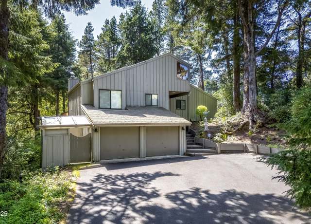 Property at 10 Fairway Ln, Gleneden Beach, OR 97388, 3 beds, 2.5 baths