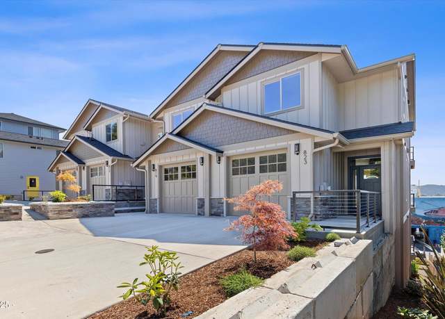 Property at 819 SW 13th Street Unit #2, Newport, OR 97365, 2 beds, 3.5 baths