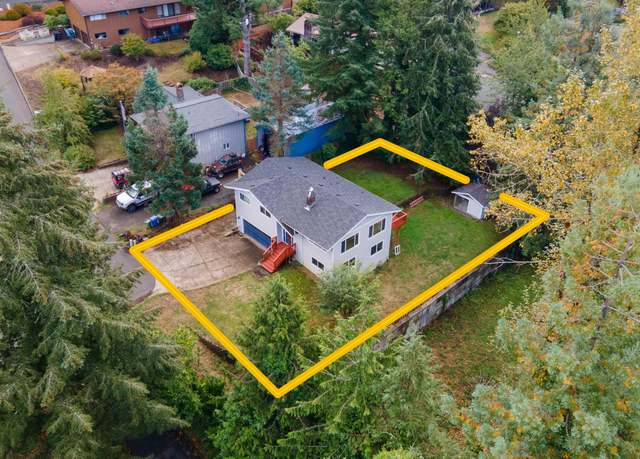 Property at 457 NW 12th Pl, Toledo, OR 97391, 4 beds, 2.5 baths