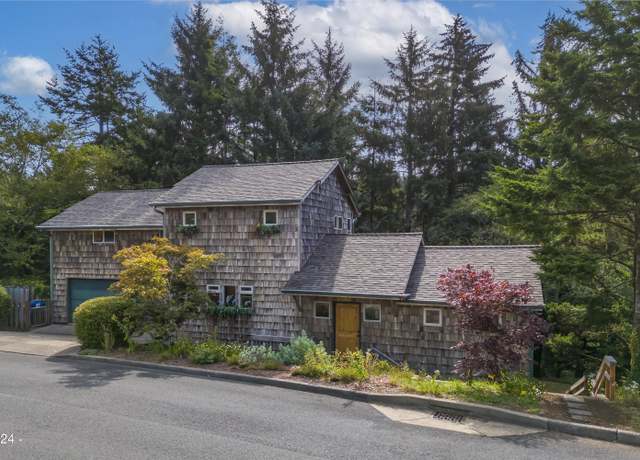 Property at 516 NE 20th Pl, Newport, OR 97365, 4 beds, 3.5 baths