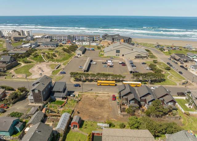 Property at 47 SW Coast St, Newport, OR 97365