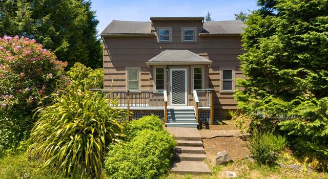 Photo of 905 NE Douglas St, Newport, OR 97365