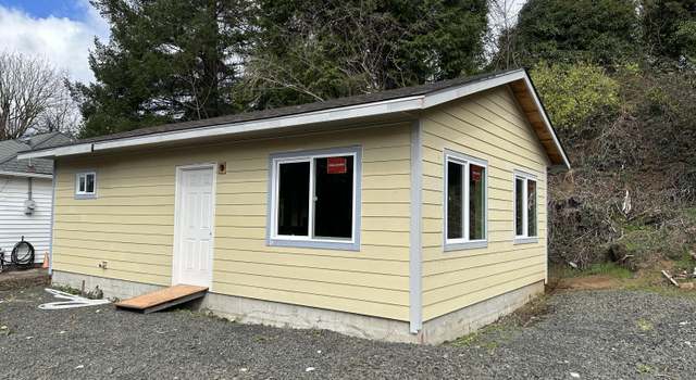 Photo of 180 SE 2nd St, Toledo, OR 97391
