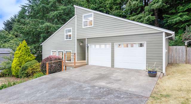 Photo of 901 NE Lakewood Dr, Newport, OR 97365