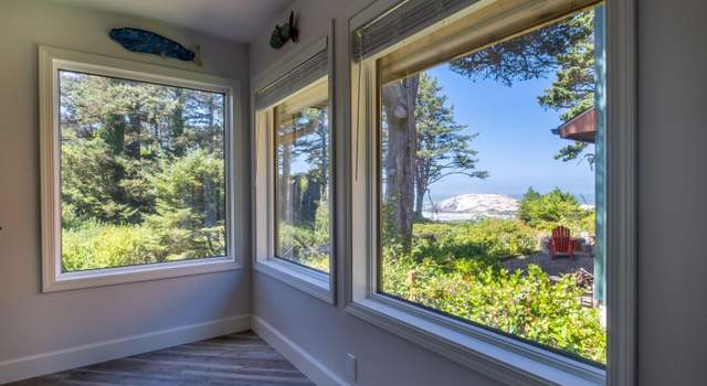 Photo of 535 NW Spencer Ave, Depoe Bay, OR 97341