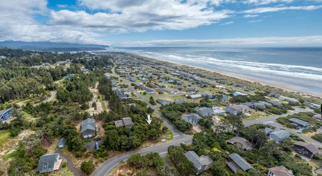 Photo of 1817 NW Sandpiper Dr, Waldport, OR 97394