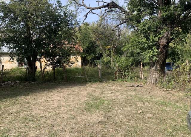 Property at 102 Flores St, Del Rio, TX 78840, 2 beds, 1 bath