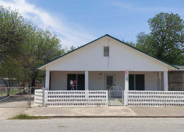 Property at 408 Avenue P, Del Rio, TX 78840, 3 beds, 2 baths