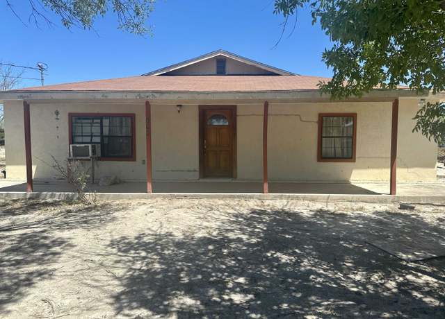 Property at 118 West Dr, Del Rio, TX 78840, 3 beds, 2 baths