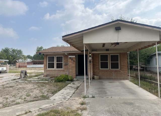 Property at 402 Plaza Ave, Del Rio, TX 78840, 3 beds, 1 bath