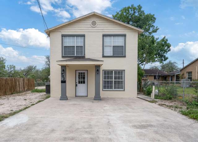 Property at 702 Avenue A, Del Rio, TX 78840, 3 beds, 2 baths