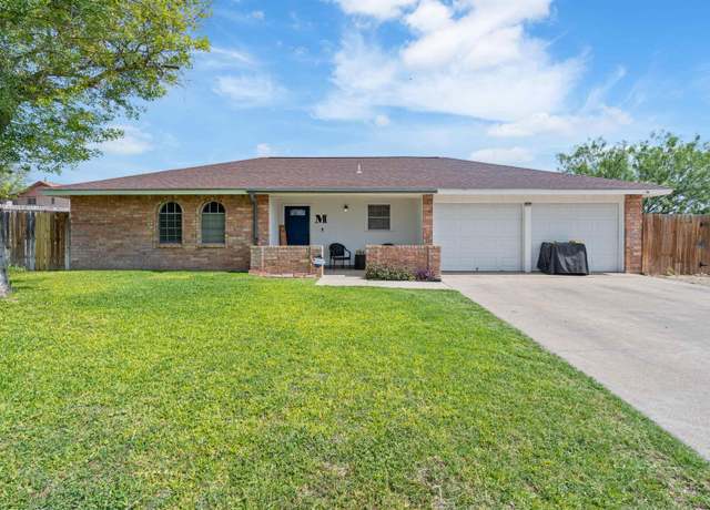Property at 111 King Richard Pl, Del Rio, TX 78840, 3 beds, 2 baths