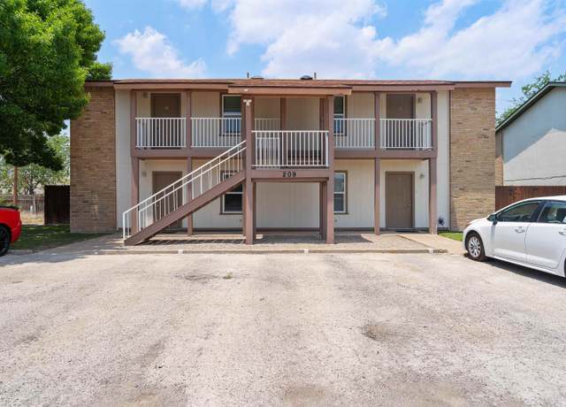 Property at 209 Fletcher Dr, Del Rio, TX 78840, 8 beds