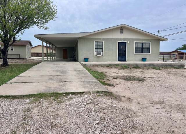 Property at 127 Texas Dr, Del Rio, TX 78840, 3 beds, 2 baths