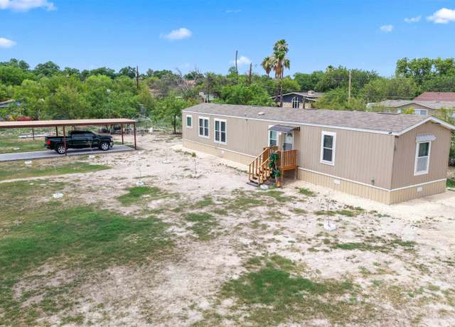 Property at 411 Avila Ln, Del Rio, TX 78840, 3 beds, 2 baths