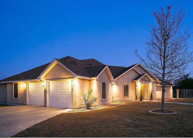 Property at 301 Rolling Rdg, Del Rio, TX 78840, 3 beds, 3 baths