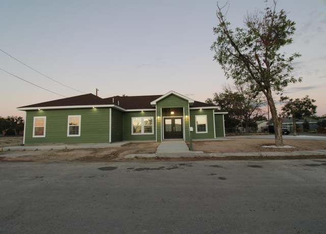Property at 601 Avenue V, Del Rio, TX 78840, 3 beds, 2 baths