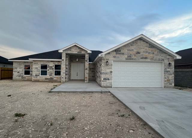 Property at 413 Pitaya Ln, Del Rio, TX 78840, 4 beds, 3 baths