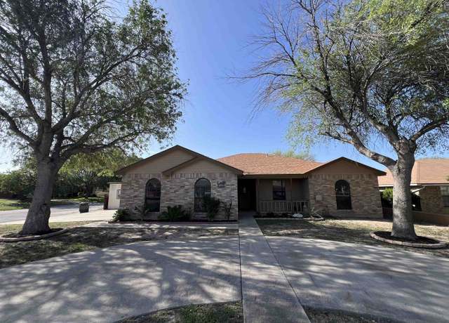 Property at 700 W 11th St, Del Rio, TX 78840, 4 beds, 2 baths